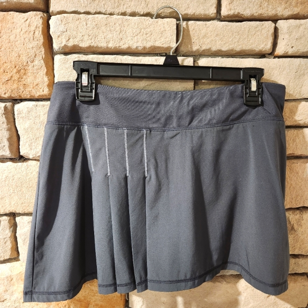 Athleta Second Wind Running Skort Gray Size Medium
